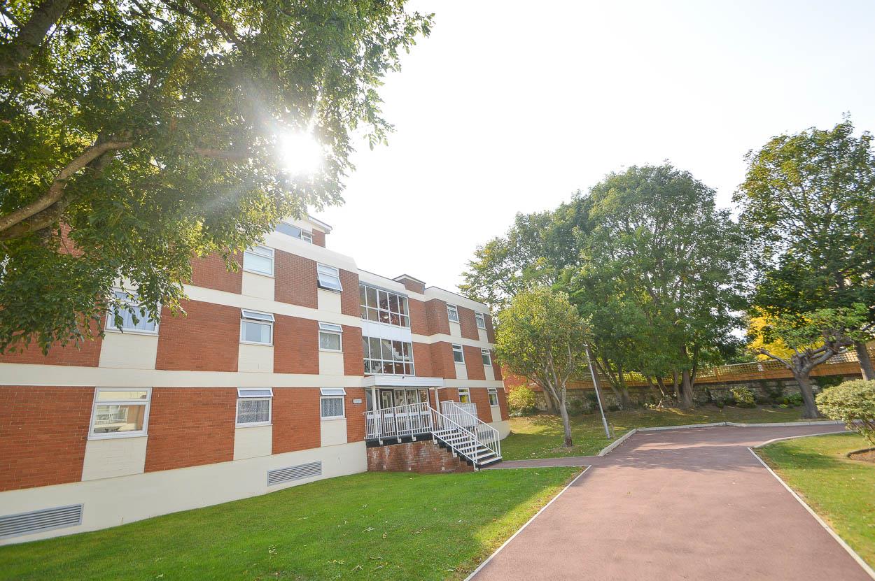 Property Details for Silverdale Road Eastbourne East Sussex BN20 7AQ